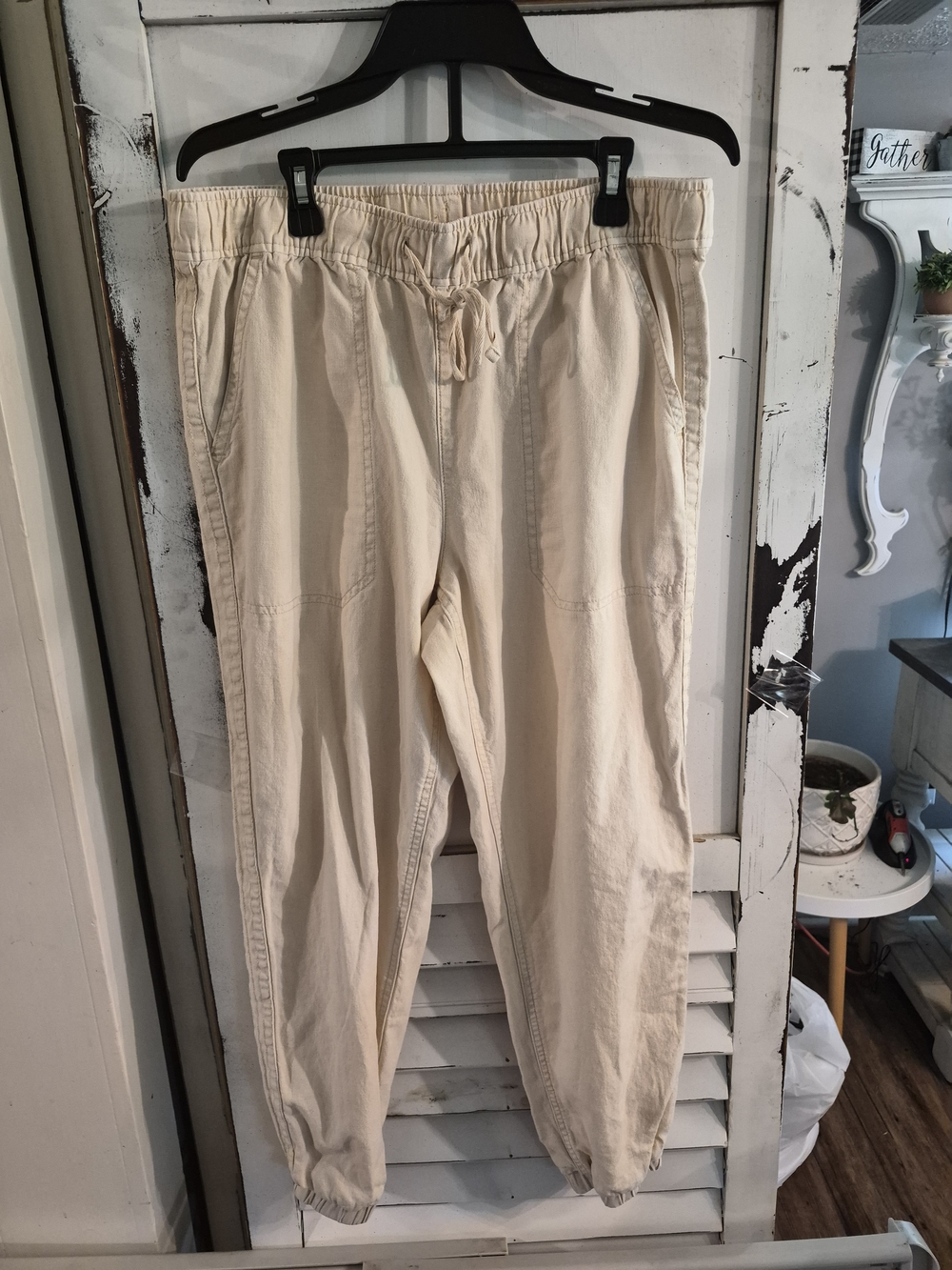 Eddie Bauer Cream Drawstring Joggers